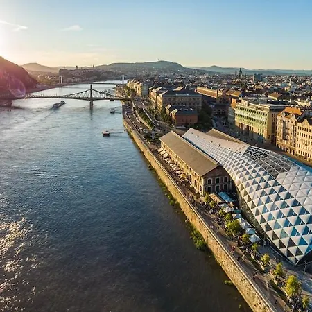 Stylish In The Heart Of Budapešť